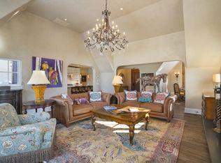 1590 Locust Hills Cir, Wayzata, MN 55391