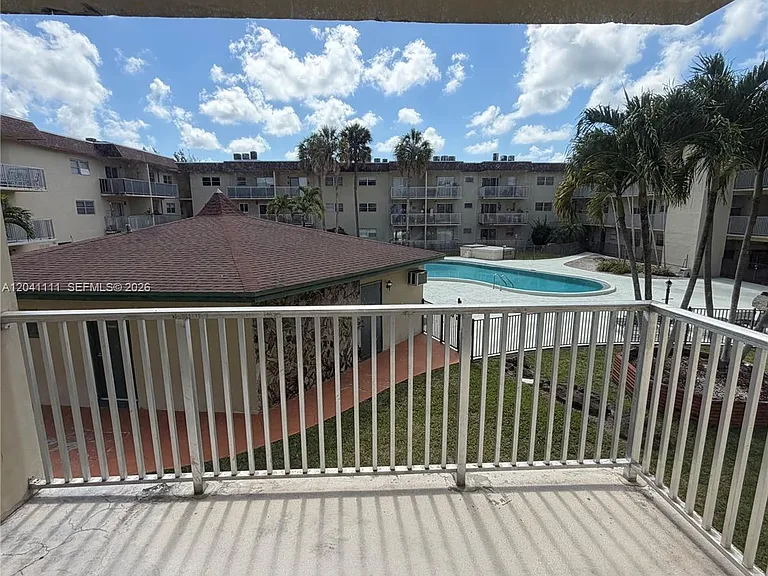 7505 SW 82nd St #206 — Photo 11