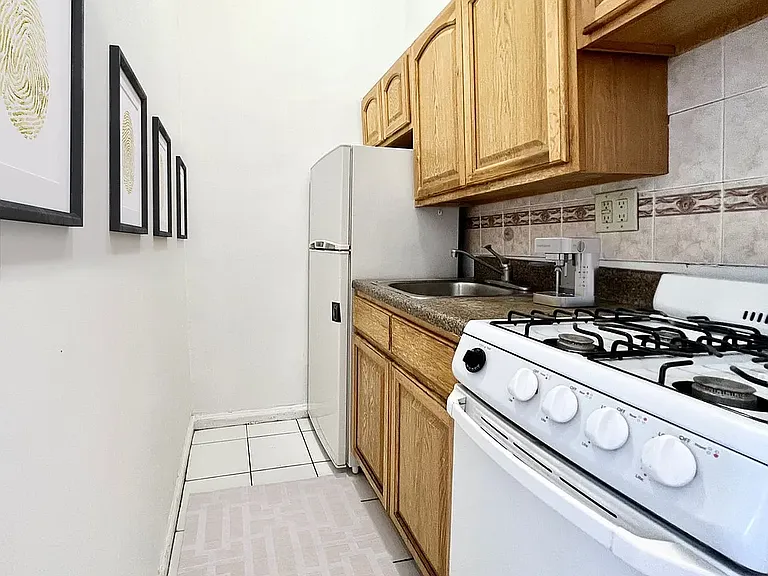 215 W 101st St #4E — Photo 3