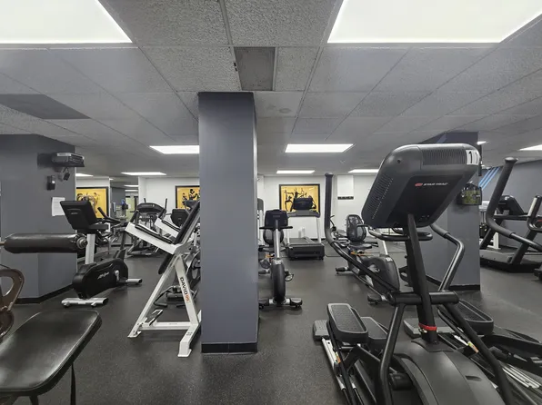 133 Harmon Cove Tower image 28 of 40