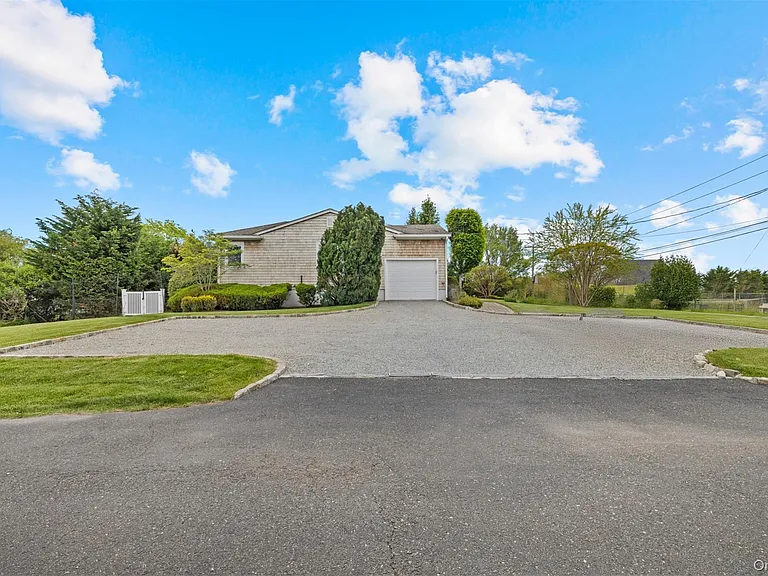 58 Bayfield Ln — Photo 3