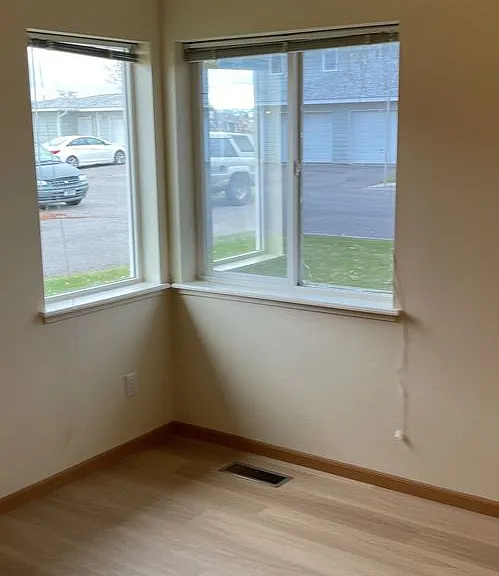 Oak Street Town Homes — Photo 30