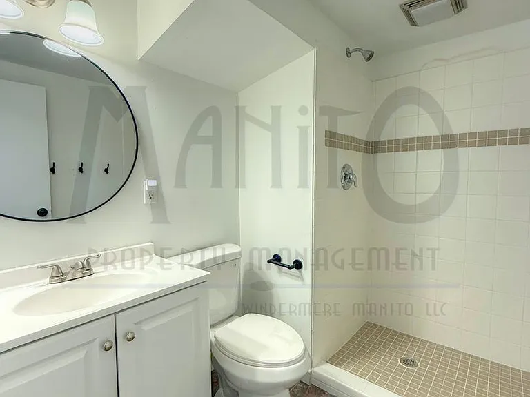 1324 E 43rd Ave — Photo 13