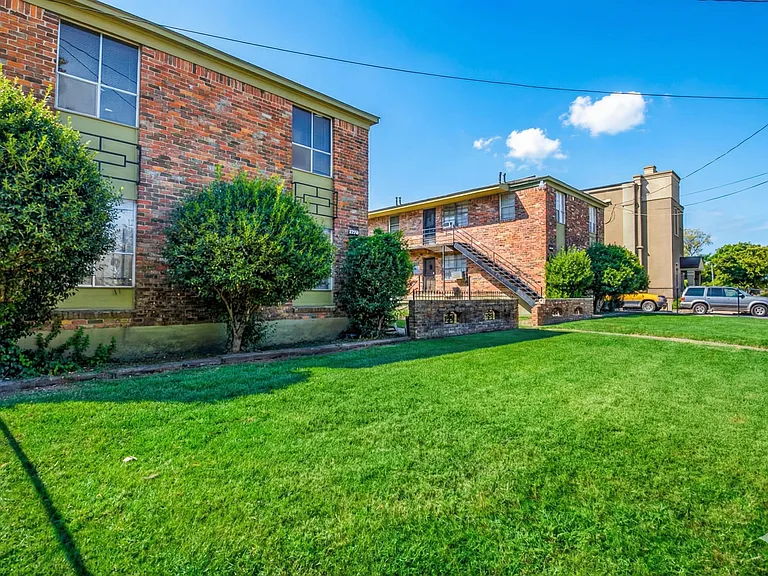 607 McLemore Ave — Photo 9
