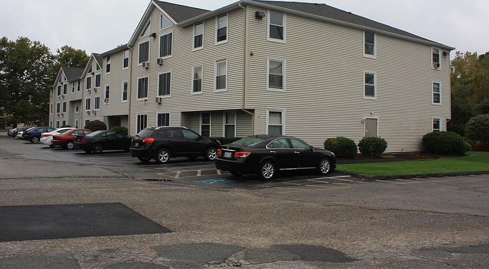1st image of 201 Woodlawn Ave APT 303