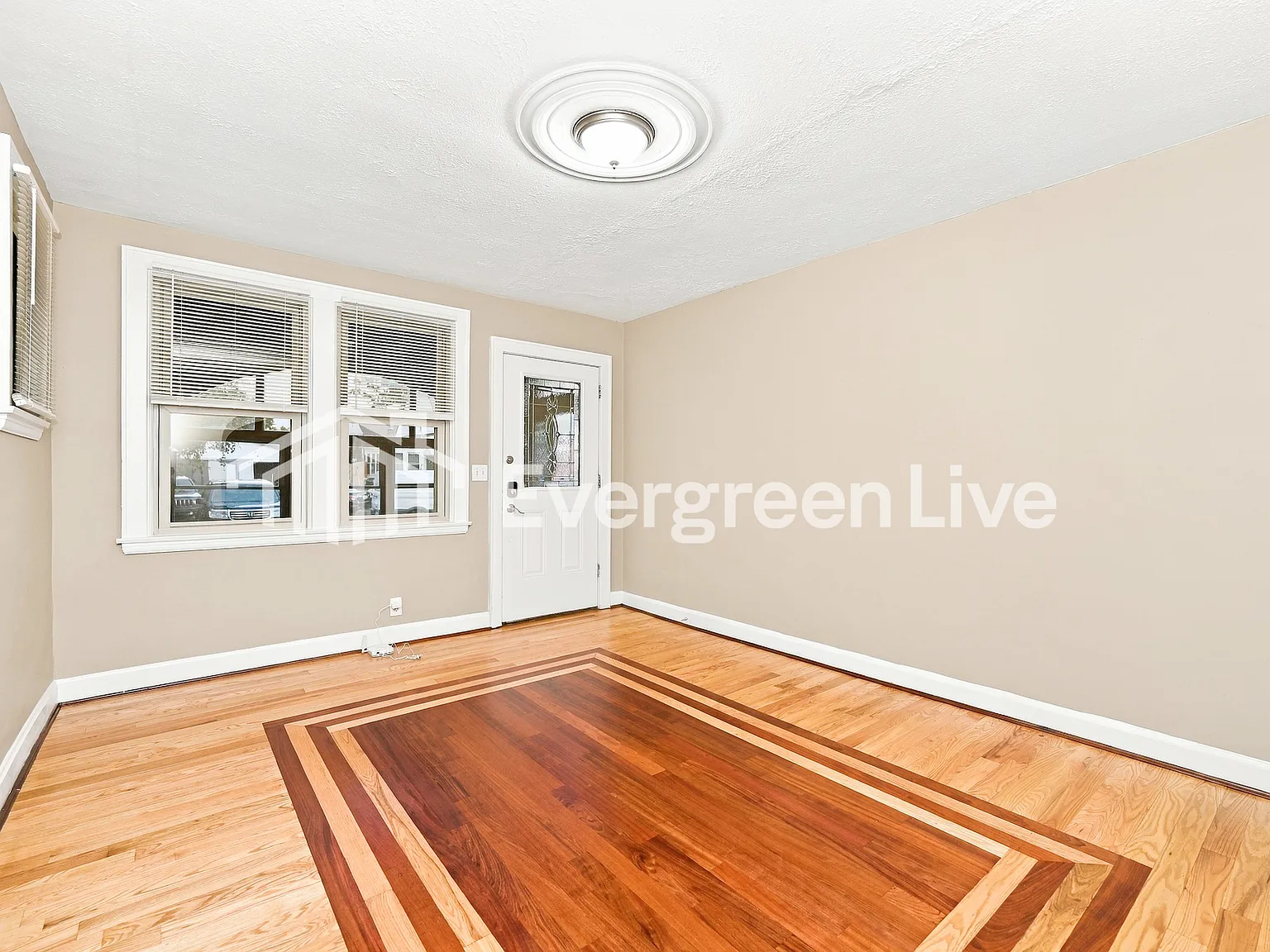 3 bed, 2.0 bath, 1221 sqft, $1,595 — Photo 4