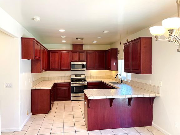 2nd image of 5314 Spaulding Ct