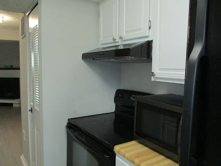 8601 Kenosha Ct — Photo 15