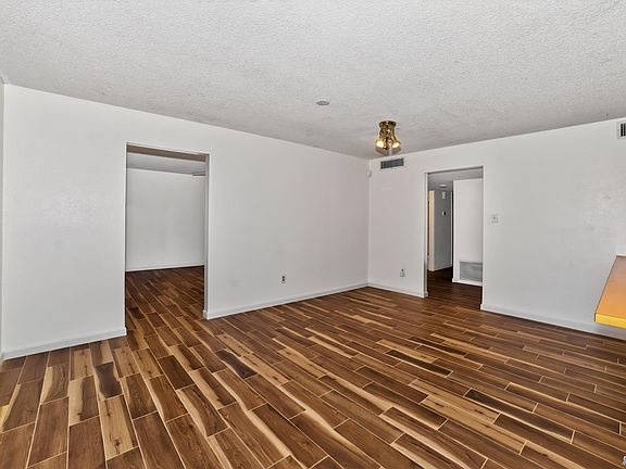 4th image of 7846 S Pritchard Ave
