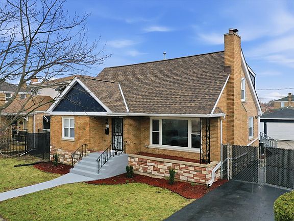 3rd image of 3743 W 83rd St