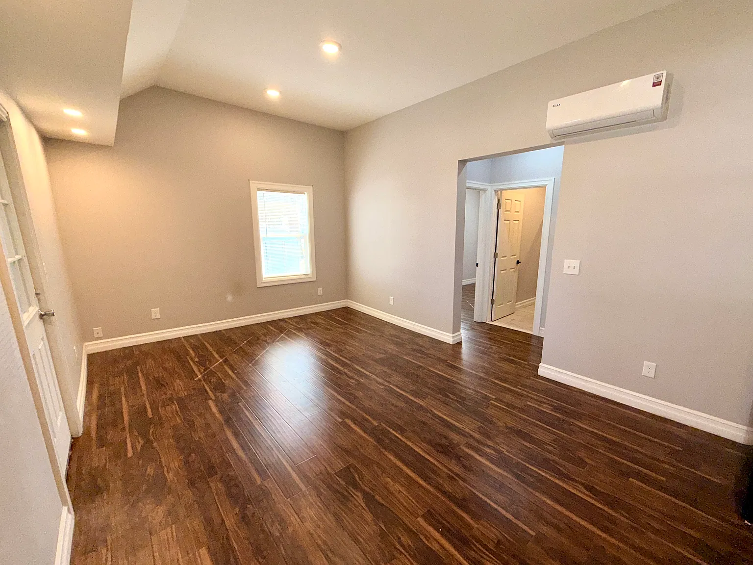 2 bed, 600 sqft, $1,350 — Photo 3