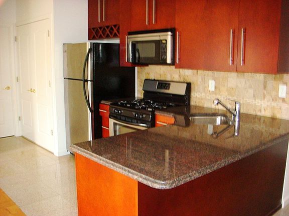 2nd image of 3027 30th St APT 4C