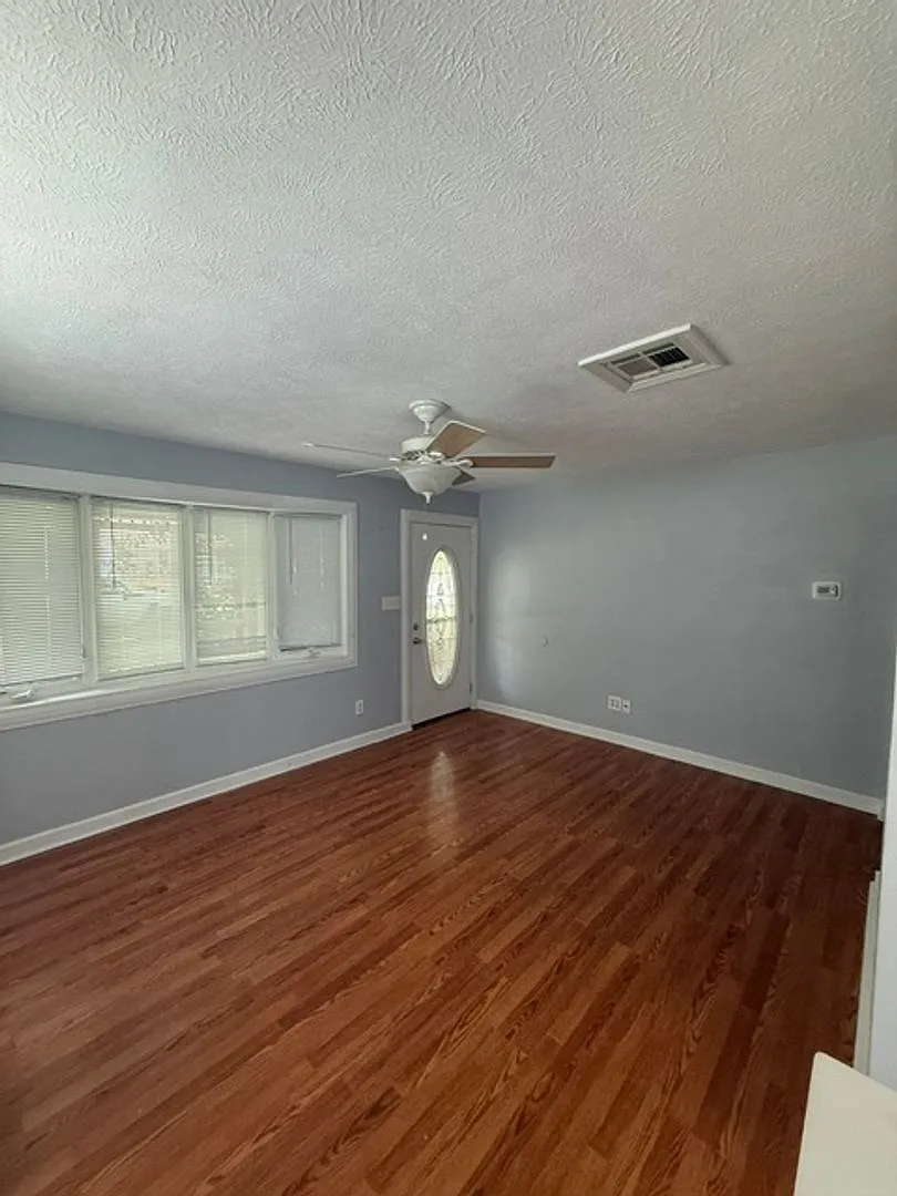 57 Bonnie Court — Photo 2