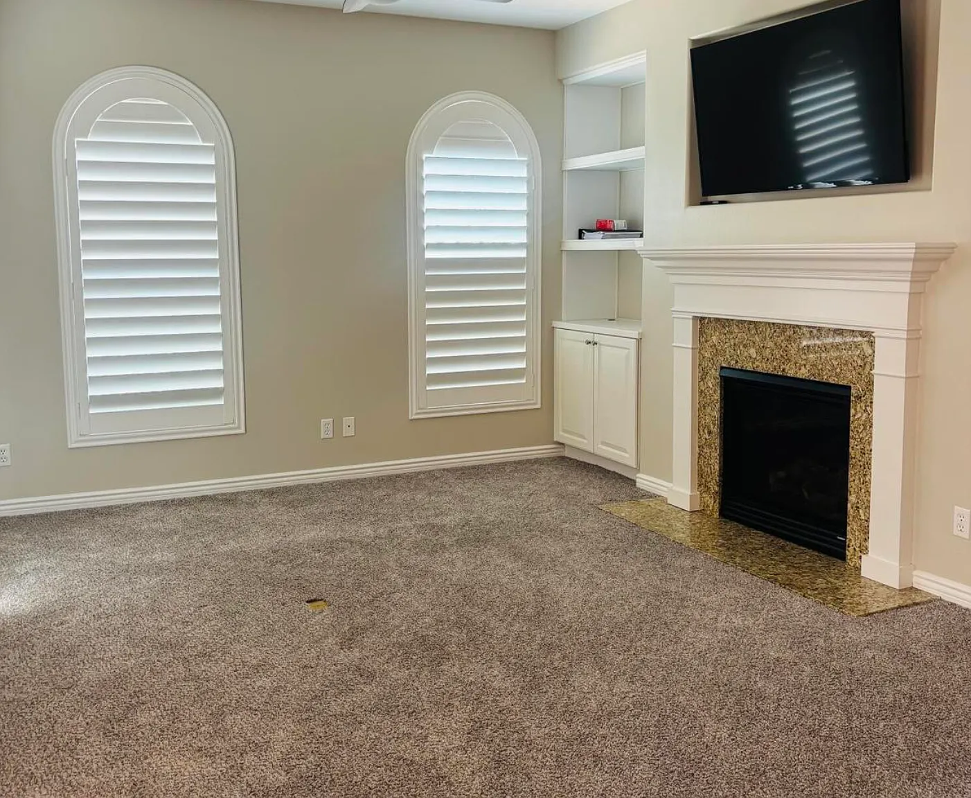 45245 Seeley Dr — Photo 2