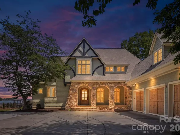 3900 Channel Pointe Ln, Denver, NC 28037
