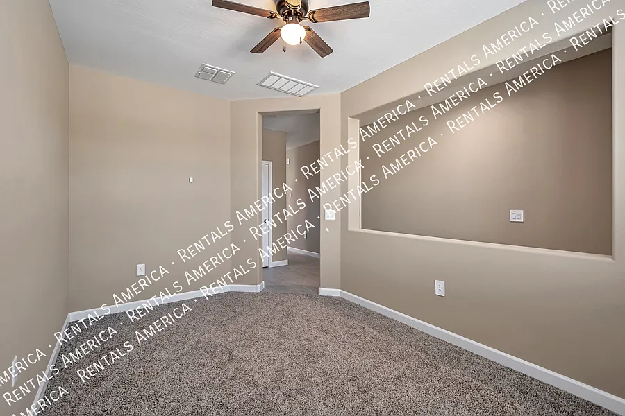 Stunning 4 Bed 2 Bath Home in Gated Community! — Photo 3