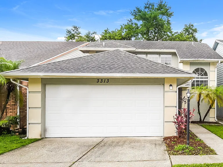 3313 Hamlet Loop — Photo 1