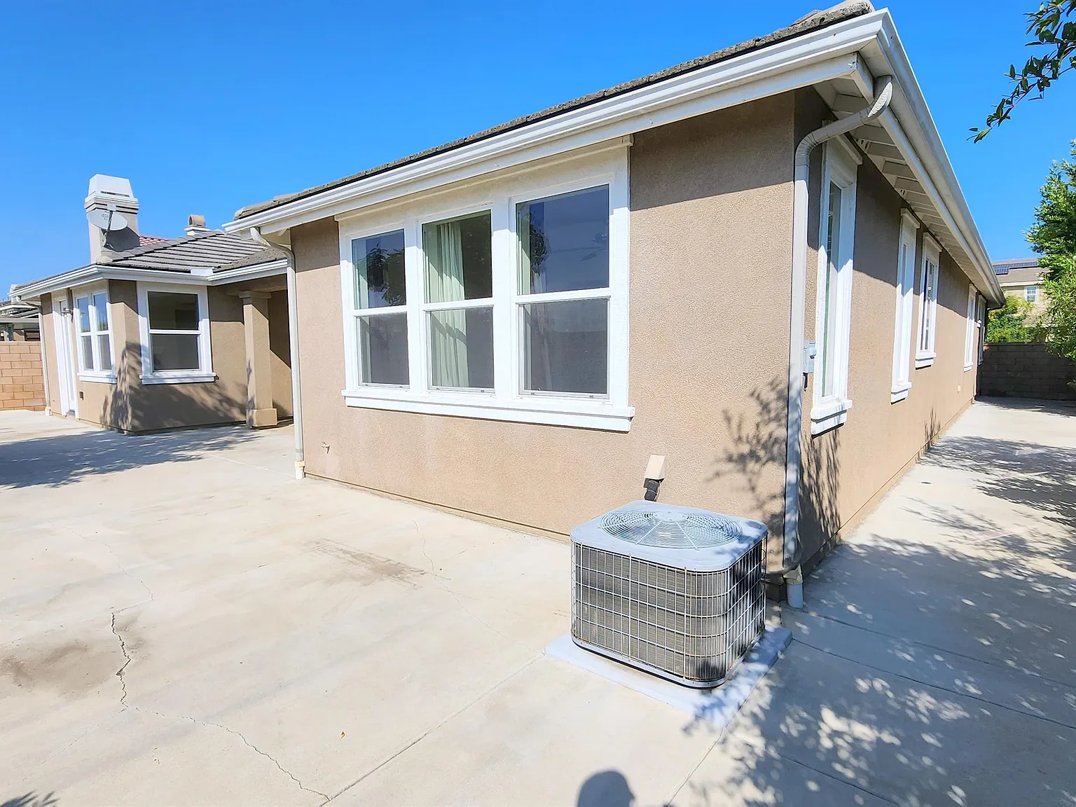 8387 Fall Creek Dr Eastvale CA 92880 - — Photo 3