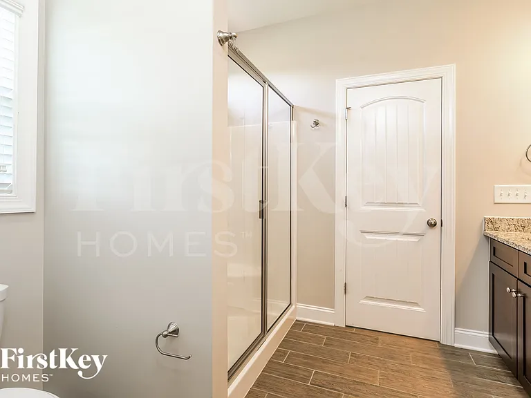 123 Lansdowne Pl — Photo 9