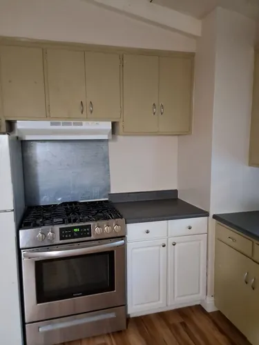 535 W 4th Ave Photo 1