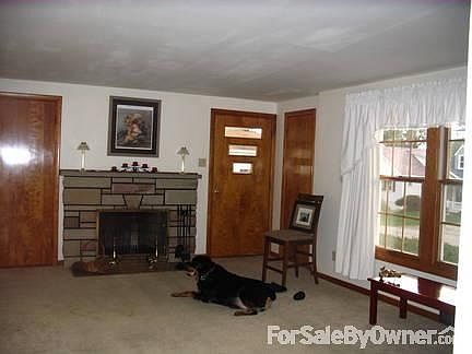 3rd image of 953 Lincoln St