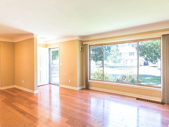 4th image of 7209 Harriet Ave