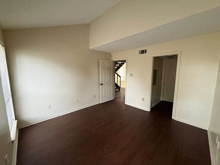 8220A Governor Dr — Photo 9