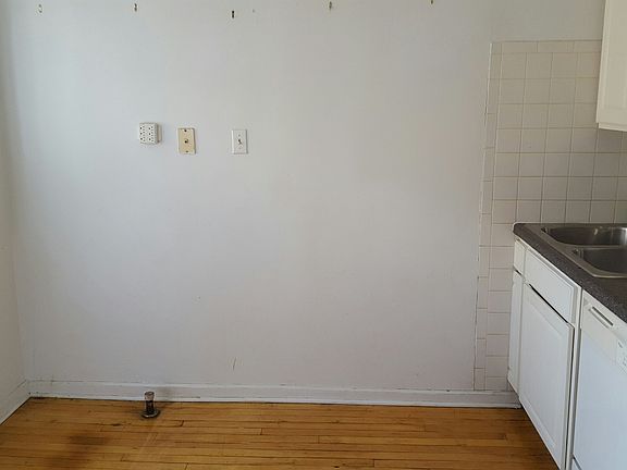 4th image of 4047 N Mozart St APT 2E