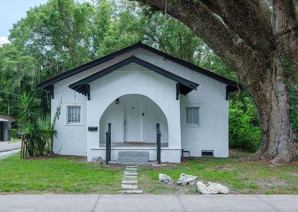 1st image of 901 NW 3RD AVENUE