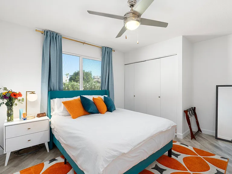 2510 E Hermosa Dr — Photo 16