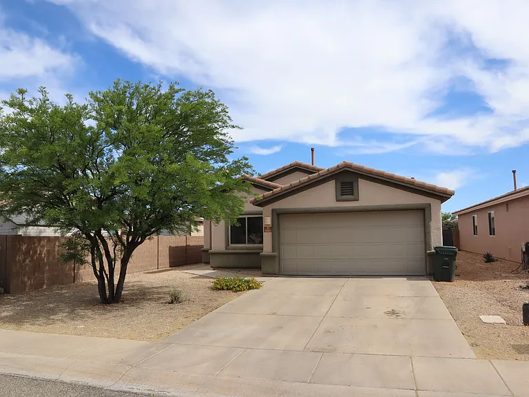 3011 Copper Pointe Dr — Photo 1