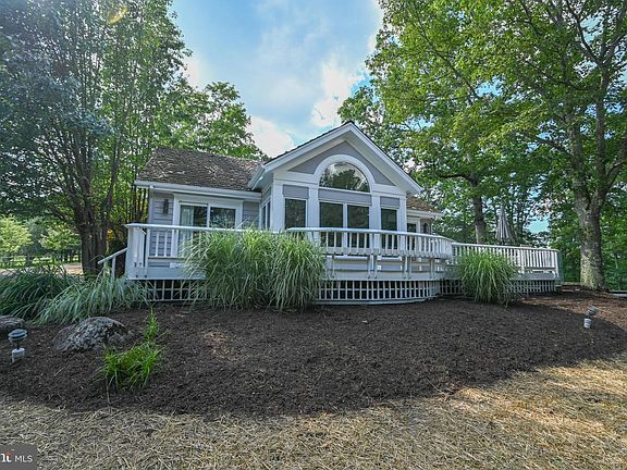 3rd image of 209 Black Angus Dr
