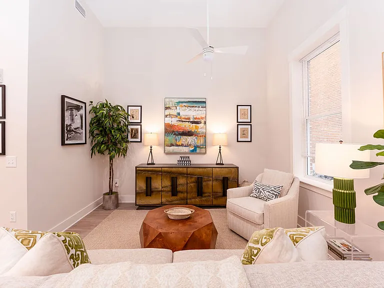Neel's Lofts — Photo 1