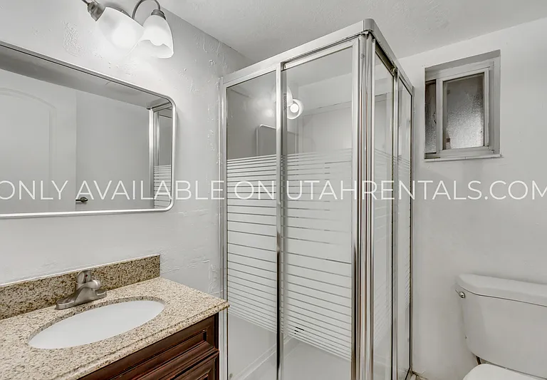 398 W State St — Photo 10