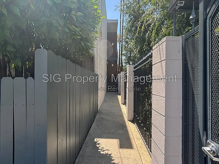 Oakland Summit — Photo 15