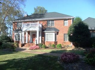196 River Falls Dr, Duncan, SC 29334