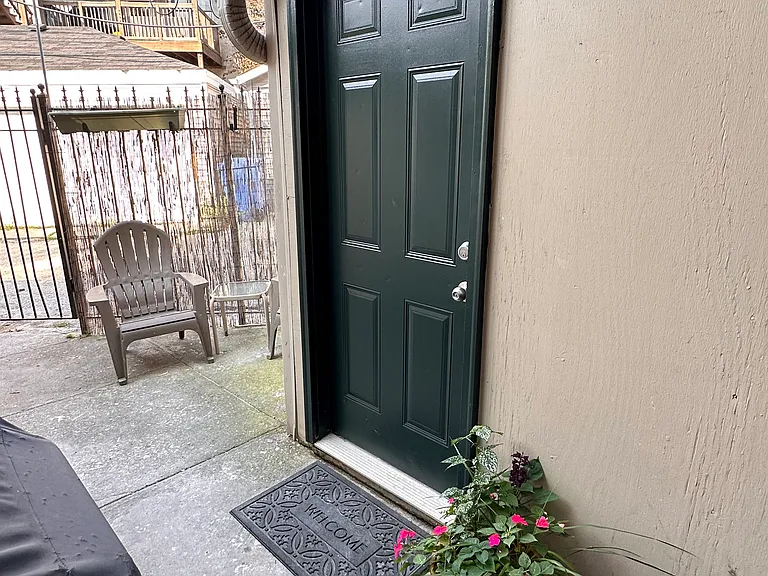 1420 W Edgewater Ave #B — Photo 2