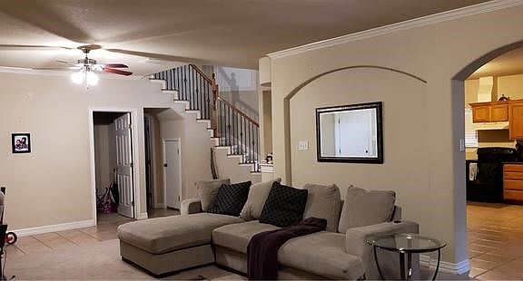 Nice open living area.