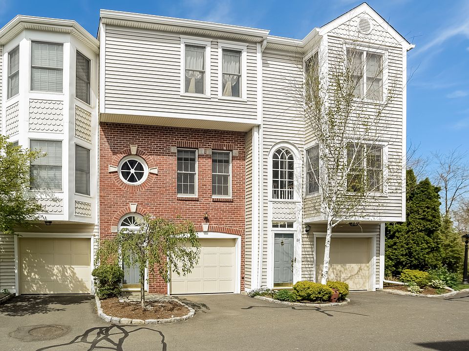 Elegant townhouse, great loc