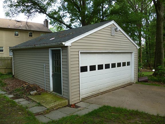 4th image of 1605 N Stafford St