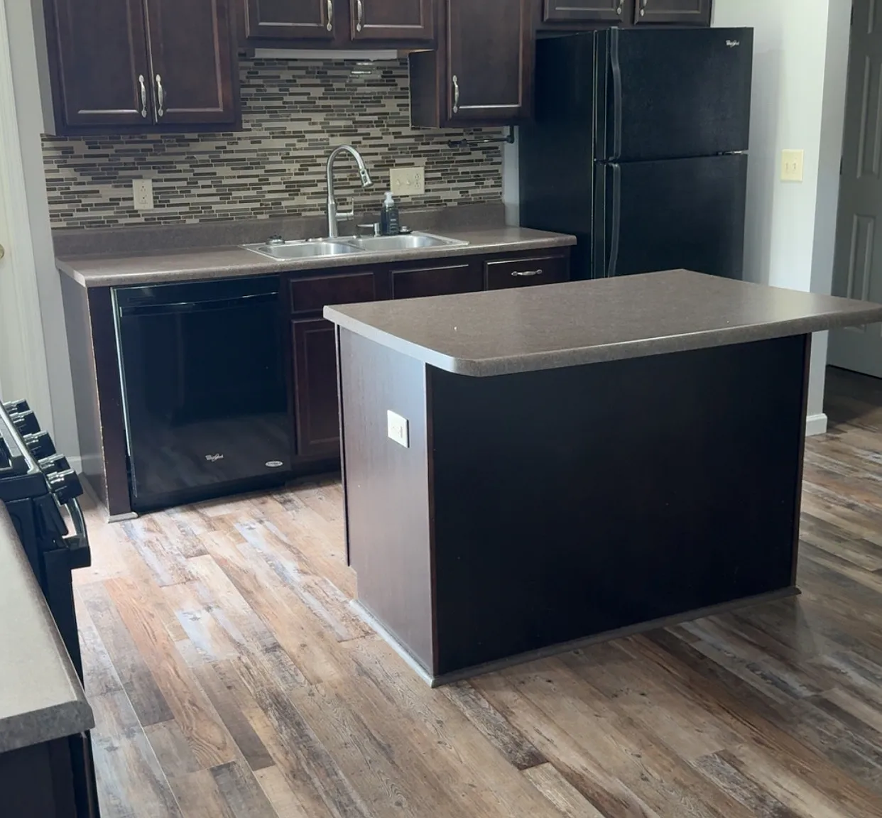 3 bed, 1.5 bath, $1,300 — Photo 2