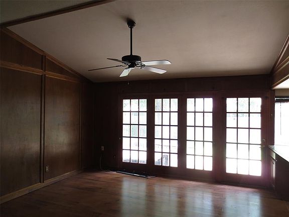 3rd image of 438 Wildbriar Dr