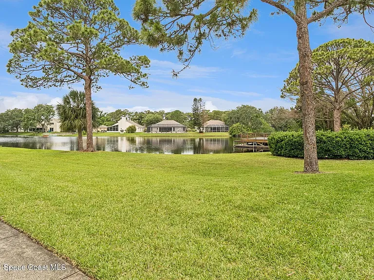 dock, pond, jacuzzi, pool, tennis court, clubhouse