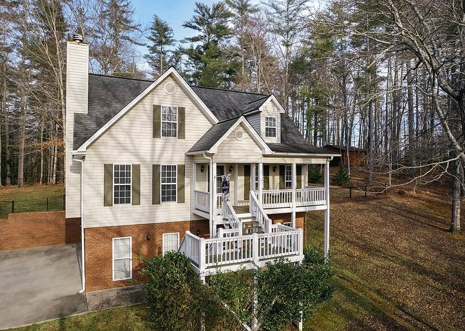 1st image of 94 Old Place Rd