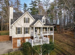 94 Old Place Rd, Blue Ridge, GA 30513