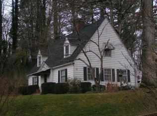 39 Overlook Dr, Cullowhee, NC 28723