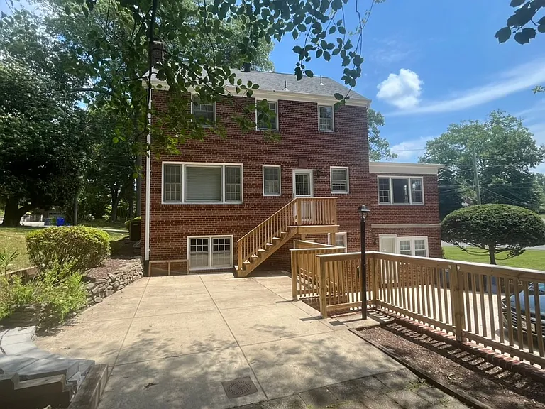 4408 Glenridge St — Photo 3