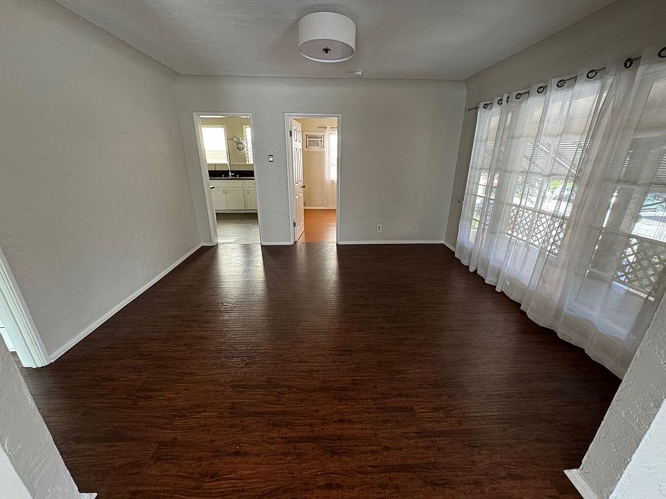 1st image of 1115 S Sherbourne Dr #1117