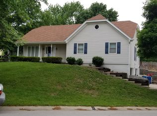 1000 Regency Ct, Kearney, MO 64060