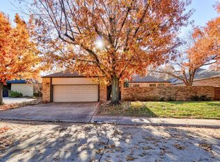 5814 Chestnut Ct, Edmond, OK 73025